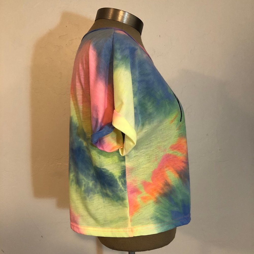 NWOT * HAPPY TIE DYE CROPPED SUPER SOFT T SHIRT - Picture 2 of 5